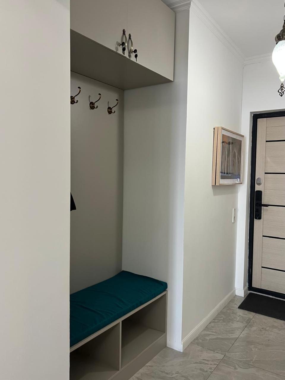 Apartment Eastern Style In Golden Square! *