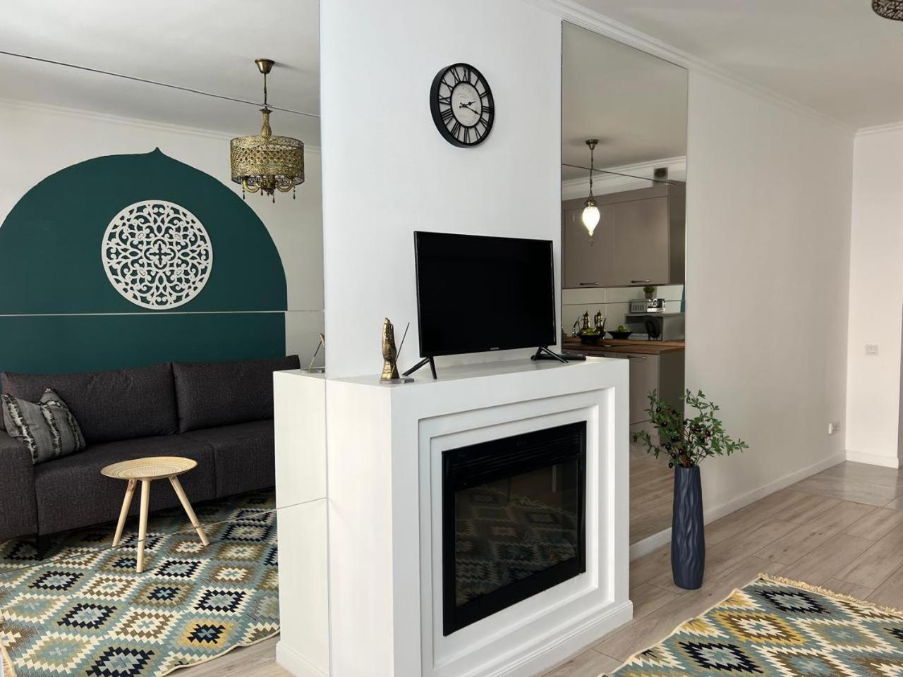 Eastern Style In Golden Square!